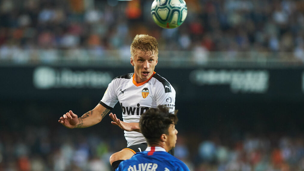 里尔主场纪念品销售(里尔主场纪念品销售好做吗)