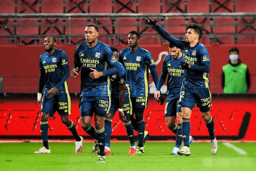 马赛德比战警察部署方案(巴萨32皇马全场回放)